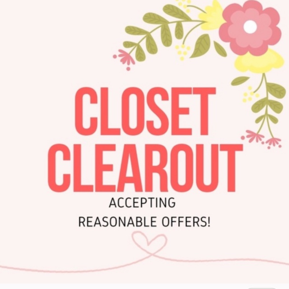 CLOSET CLEAR OUT! Open to offers!!